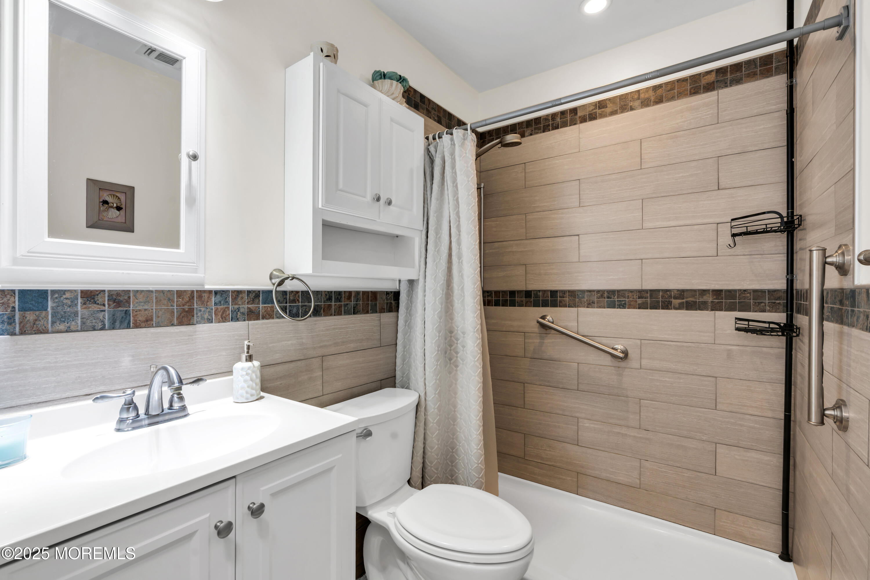 27 Cardinal Street, Unit B Manchester Township, NJ 08759 - Photo 15 of 18 024_dsc00632_400