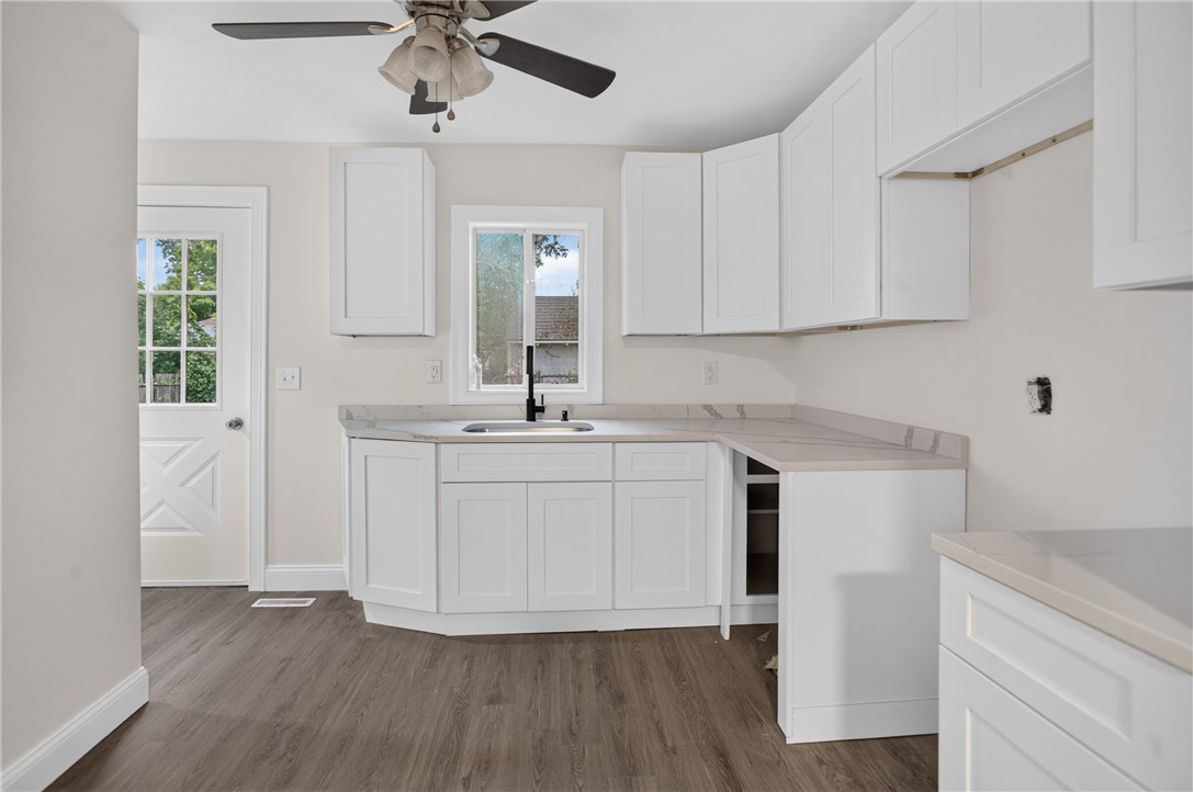 68 Uncas Street Warwick, RI 02889 - Photo 13 of 43
