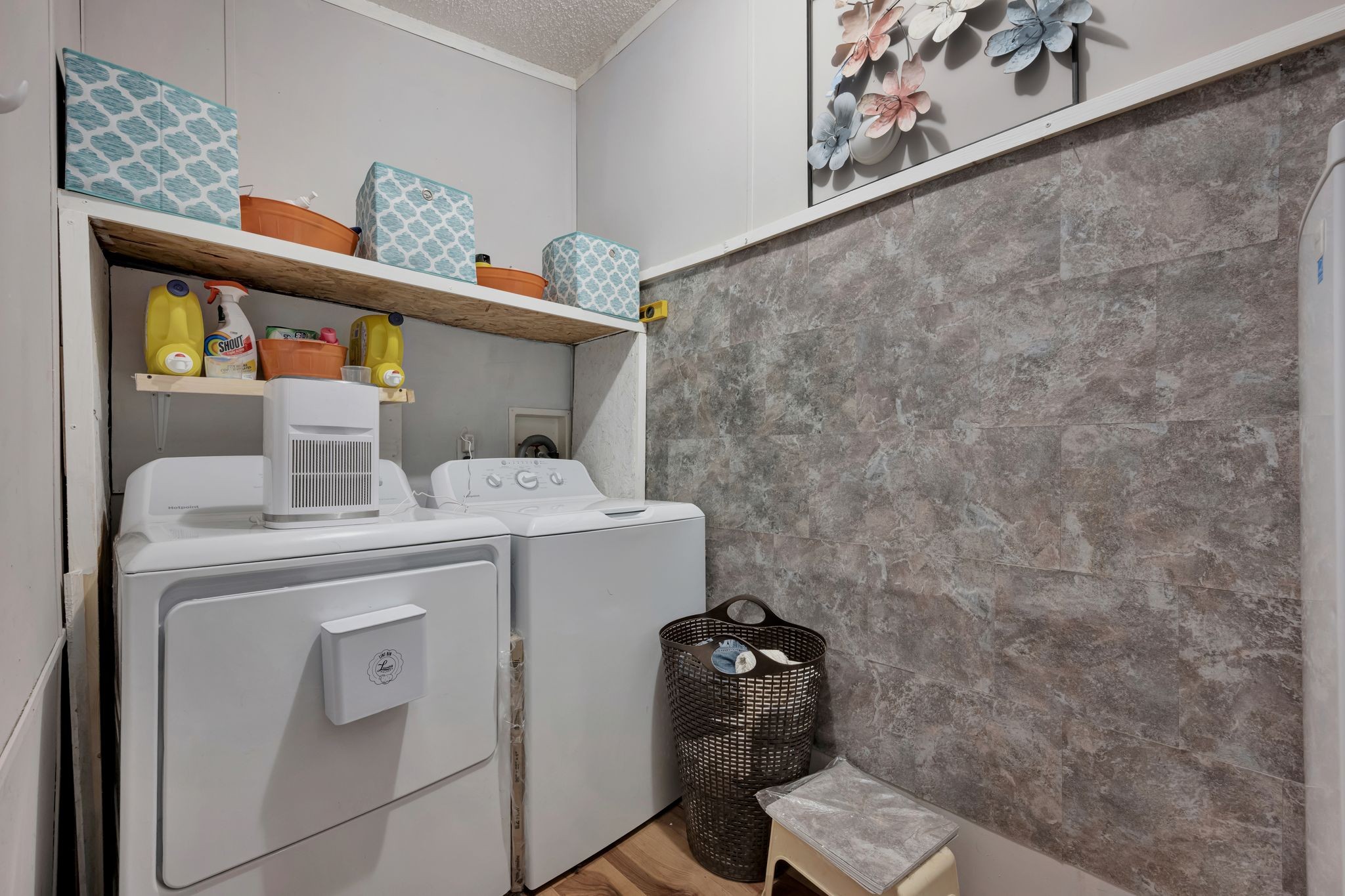 944 Deason Road Dickson, TN 37055 - Photo 14 of 28 a utility room with dryer and washer