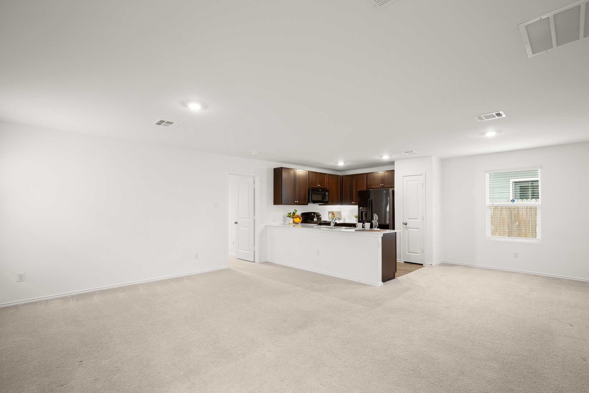 125 Gabbro Gardens Maxwell, TX 78656 - Photo 5 of 24 This well priced gem is a fantastic opportunity to own an affordable, low-maintenance Lennar home in the peaceful Sunset Oaks community.