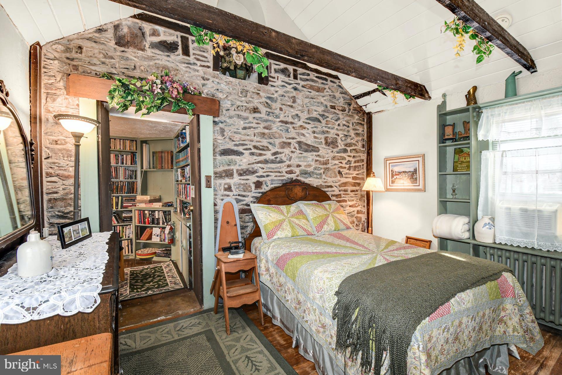 144 Old York Road New Hope, PA 18938 - Photo 18 of 34 The Country Room