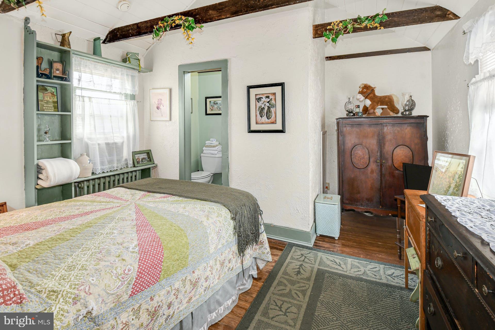 144 Old York Road New Hope, PA 18938 - Photo 19 of 34 The Country Room