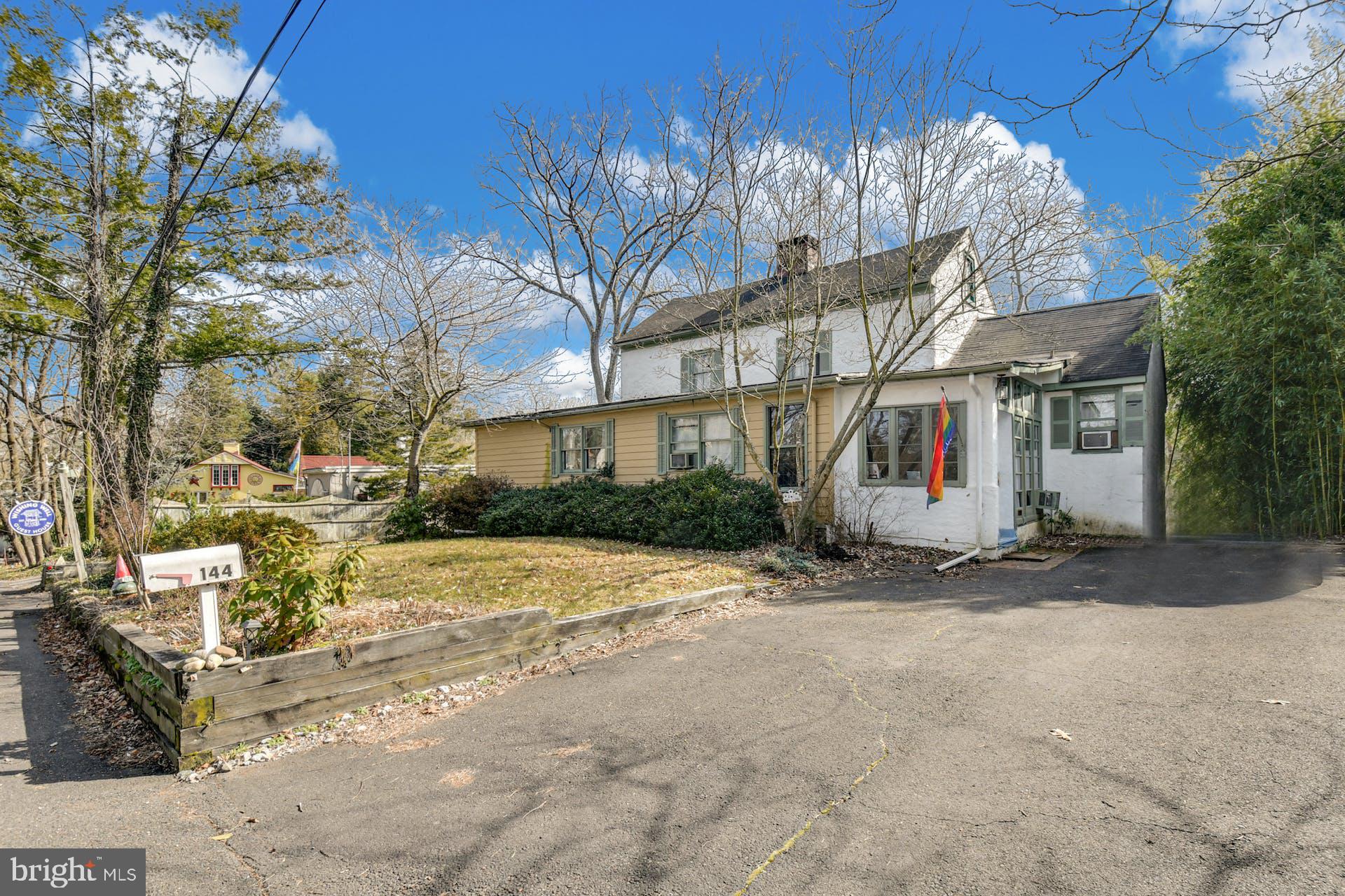 144 Old York Road New Hope, PA 18938 - Photo 27 of 34 Front Parking Area