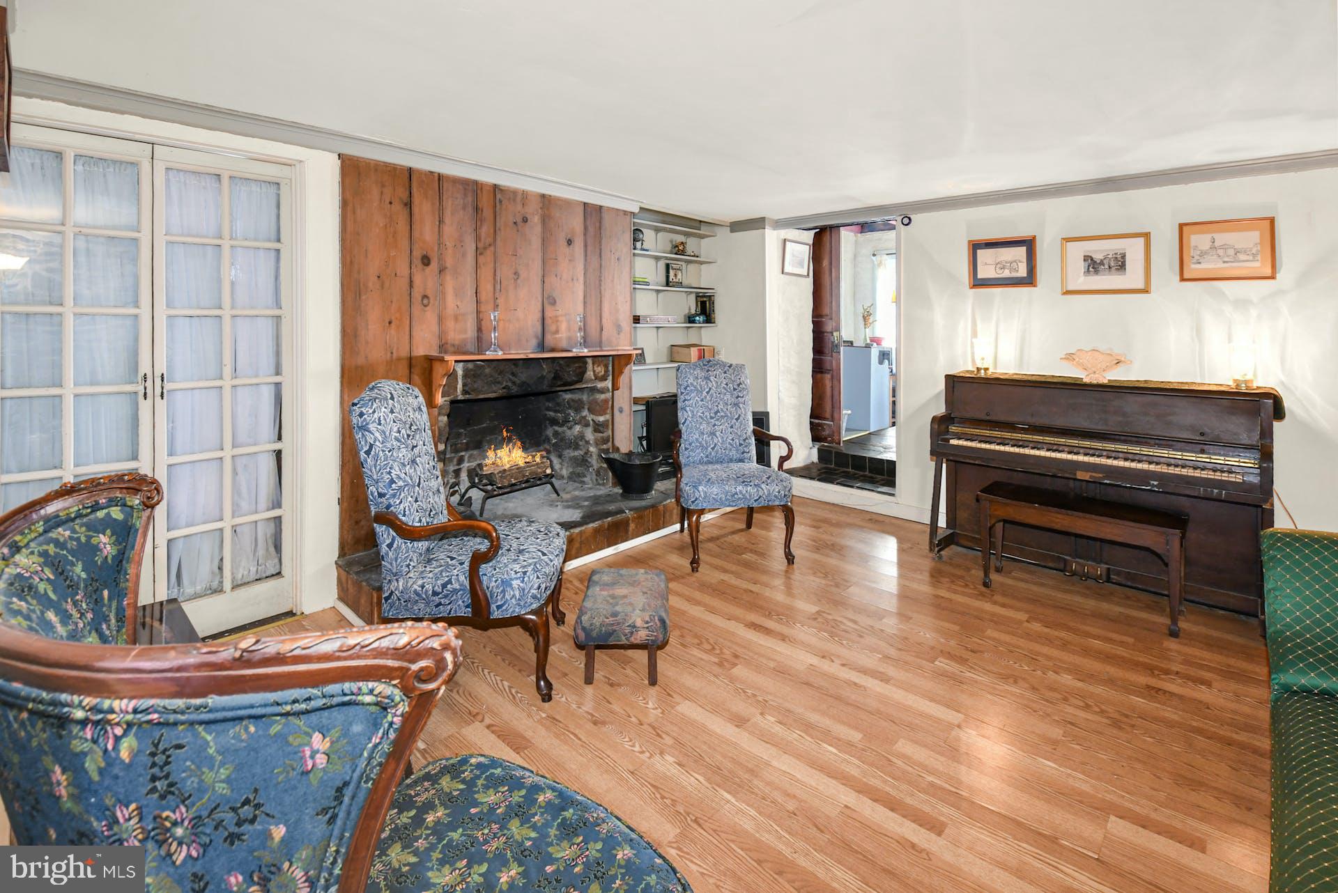 144 Old York Road New Hope, PA 18938 - Photo 7 of 34 Gathering Parlor