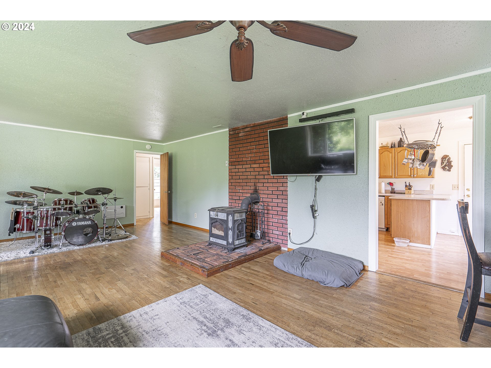 81435 Minnow Creek Road Lowell, OR 97452 - Photo 15 of 48 Gallery Image 15