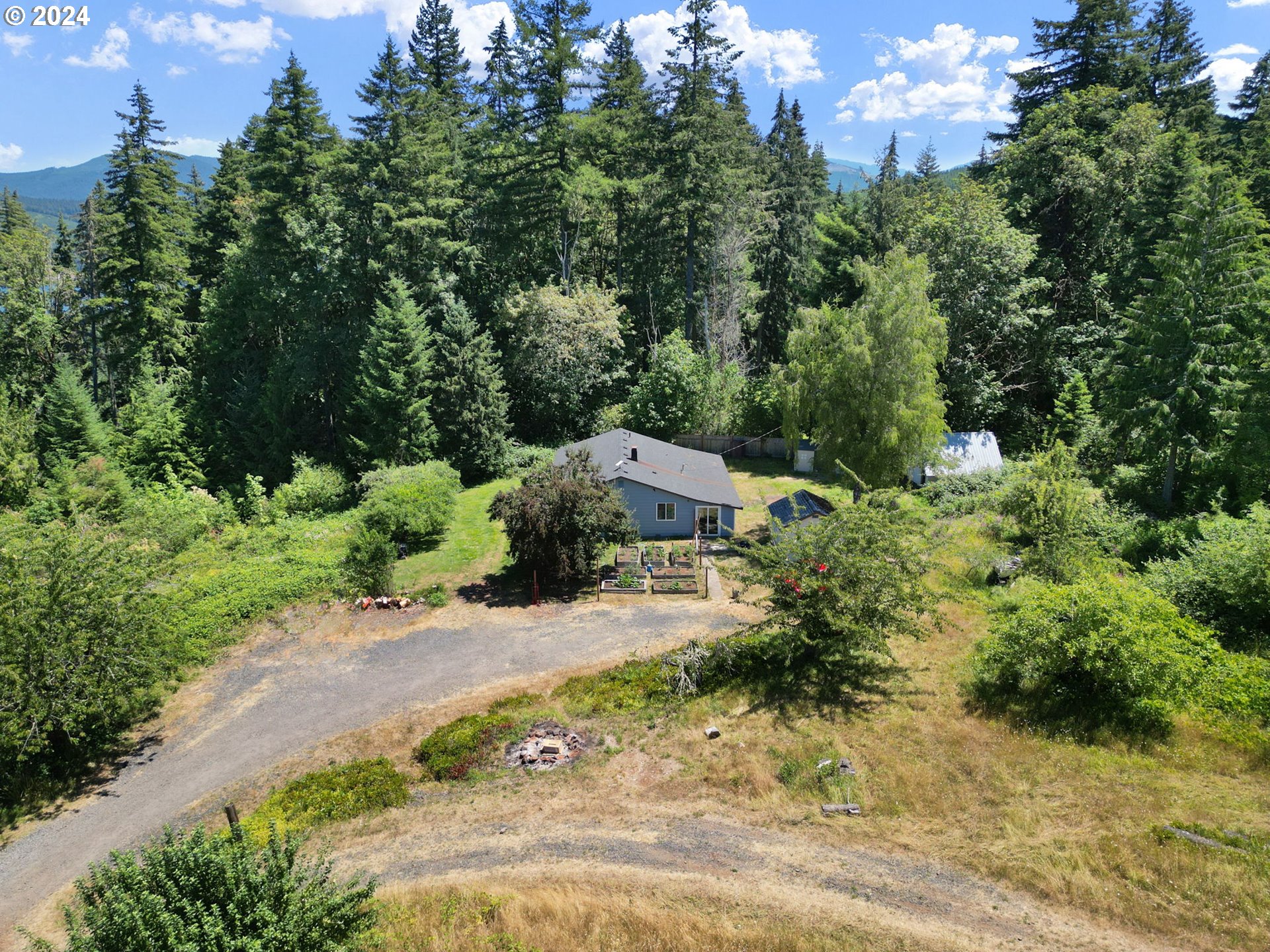 81435 Minnow Creek Road Lowell, OR 97452 - Photo 2 of 48 Gallery Image 2
