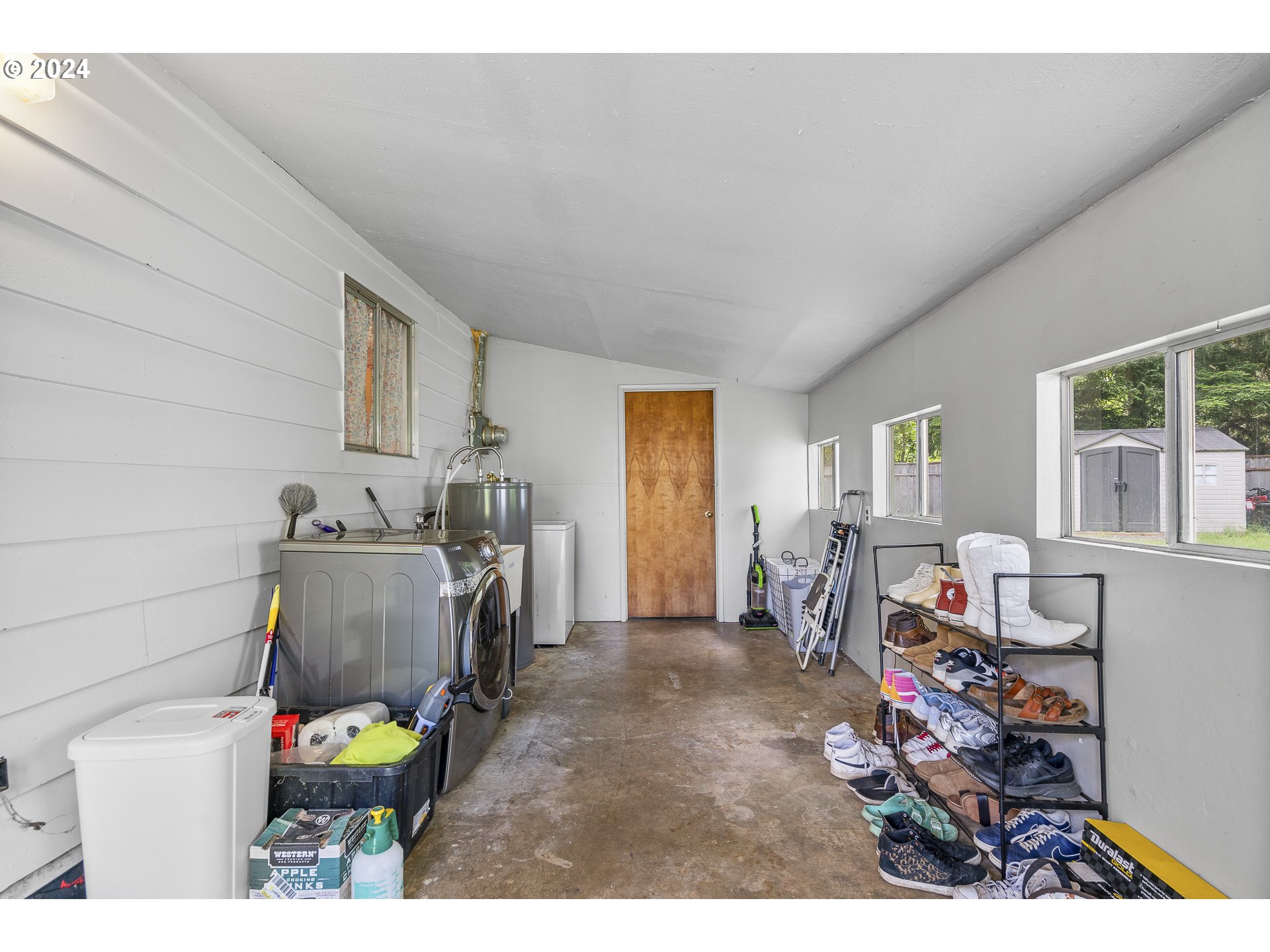 81435 Minnow Creek Road Lowell, OR 97452 - Photo 26 of 48 Gallery Image 26