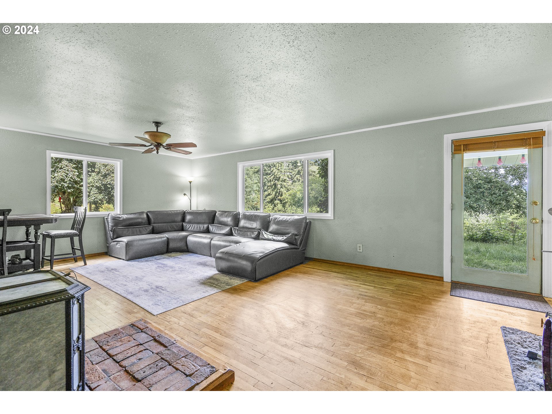81435 Minnow Creek Road Lowell, OR 97452 - Photo 4 of 48 Gallery Image 4