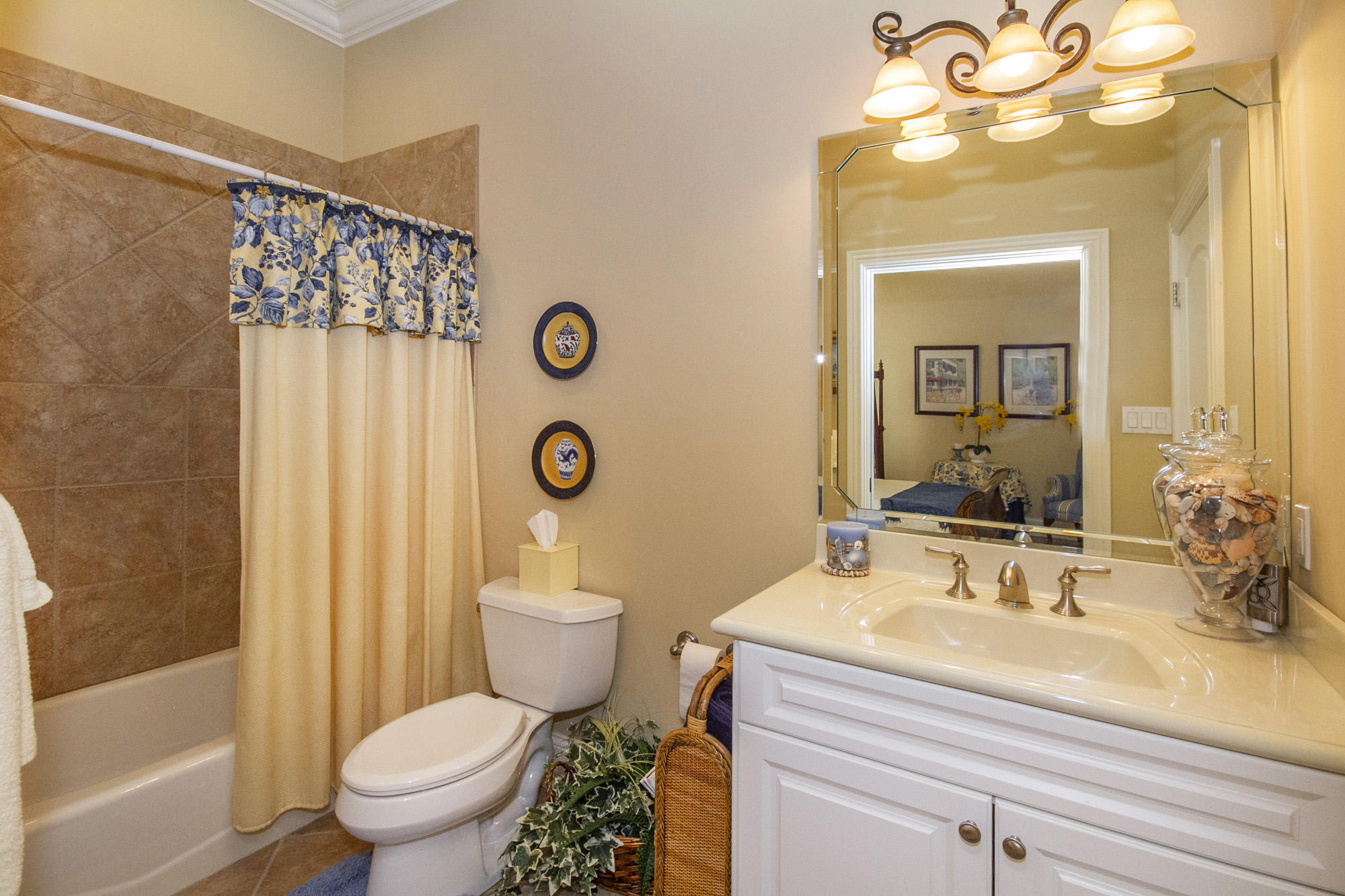 12651 Ridgepath Lane Knoxville, TN 37922 - Photo 26 of 39 Bathroom 3