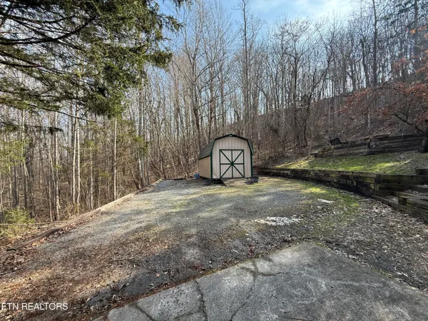 10560 Pleasant Hollow Way, Corryton, TN 37721