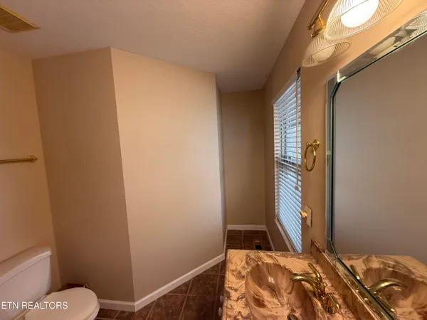 10560 Pleasant Hollow Way, Corryton, TN 37721