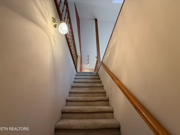 10560 Pleasant Hollow Way, Corryton, TN 37721