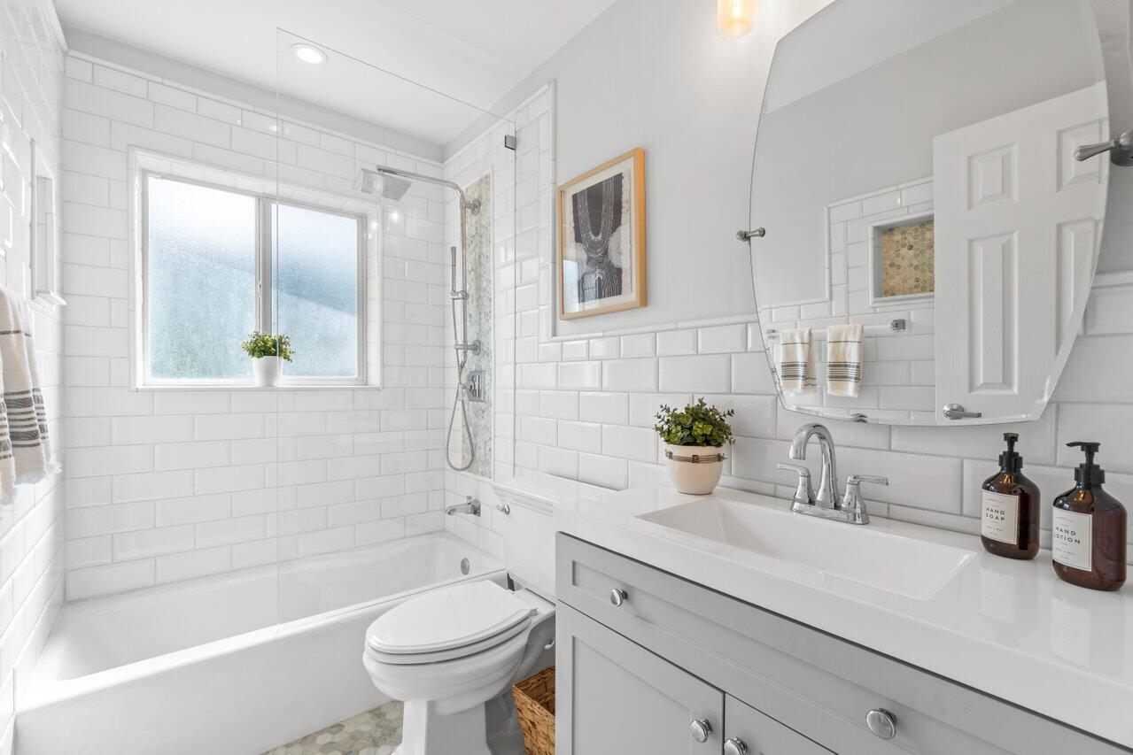 1032 Southwest 9th Avenue Boca Raton, FL 33486 - Photo 13 of 22 018-1032Southwest9thAvenue-BocaRaton-FL-