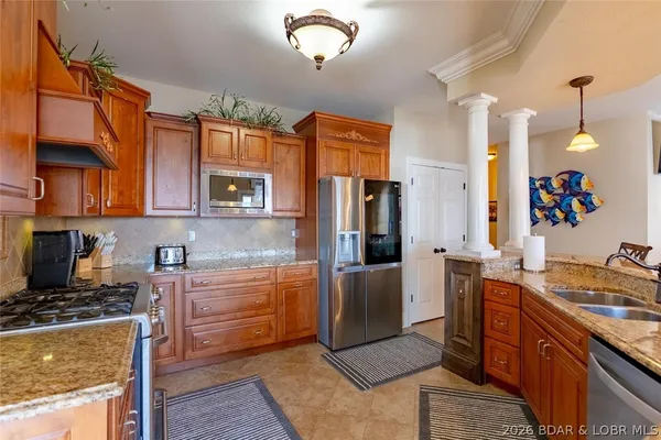 $2,950,000 | 32 Quiet Waters Lane, Sunrise Beach, MO 65079