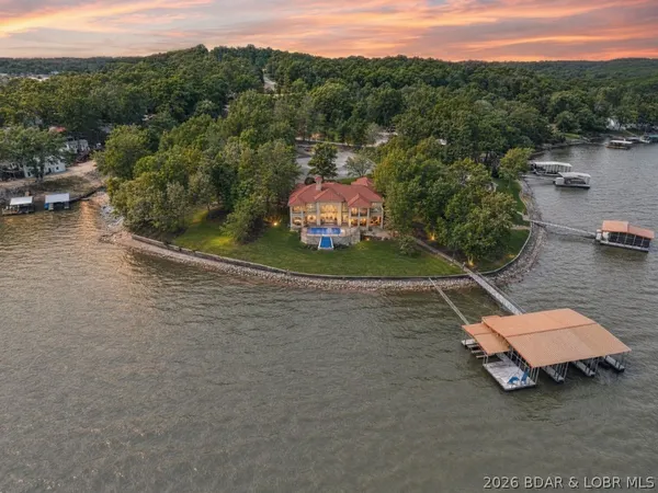 $2,950,000 | 32 Quiet Waters Lane, Sunrise Beach, MO 65079