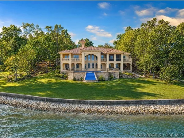 $2,950,000 | 32 Quiet Waters Lane, Sunrise Beach, MO 65079
