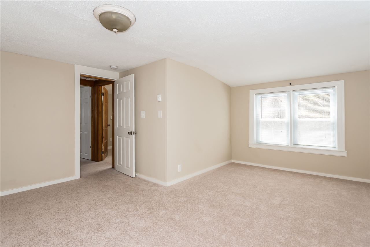 323 North Pond Road Chester, NH 03036 - Photo 19 of 33