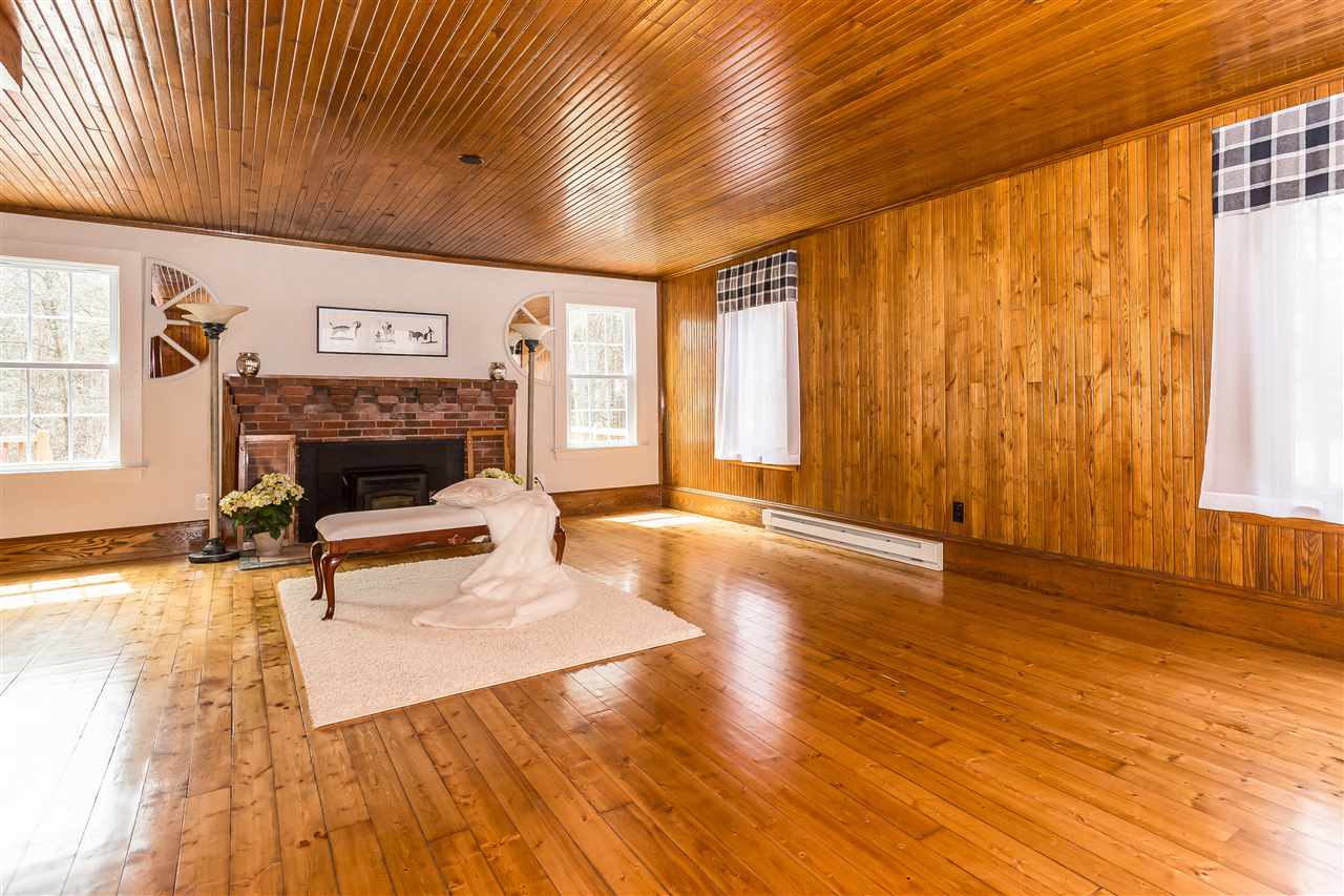323 North Pond Road Chester, NH 03036 - Photo 4 of 33