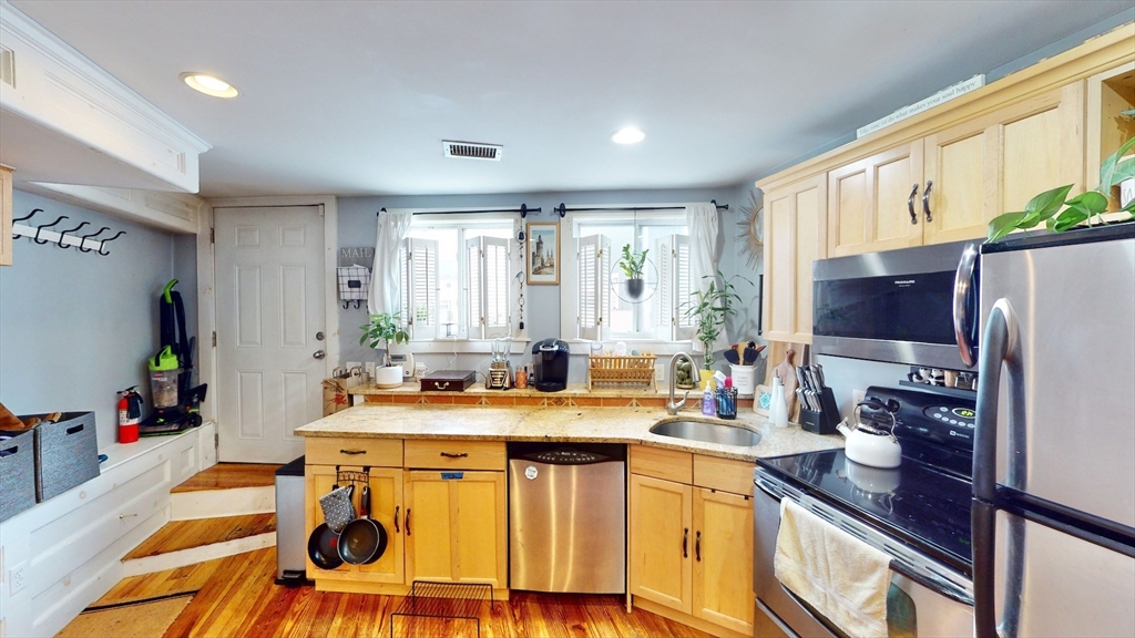 19 Emerson Street, Unit 1 Boston, MA 02127 - Photo 7 of 19