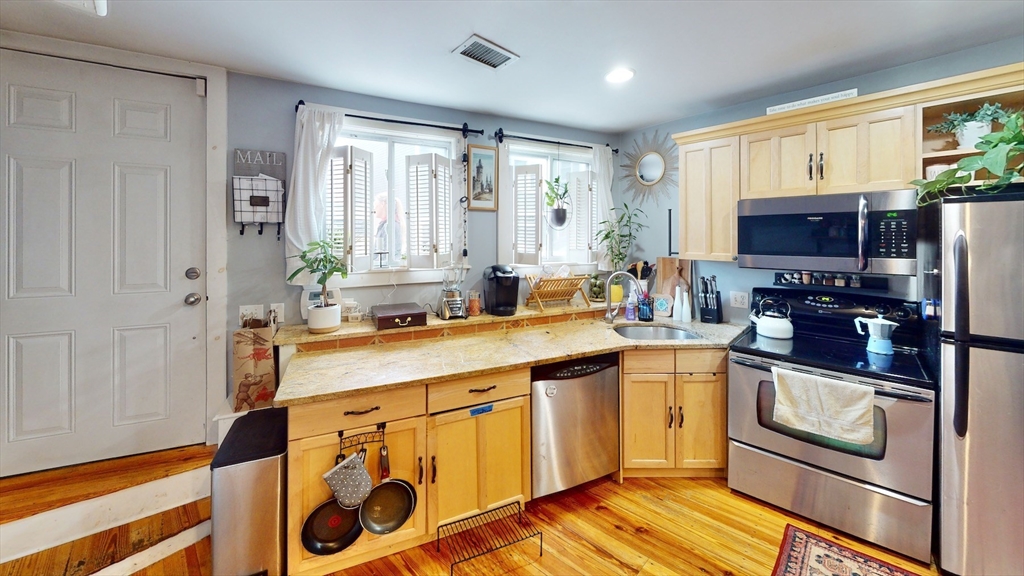 19 Emerson Street, Unit 1 Boston, MA 02127 - Photo 8 of 19