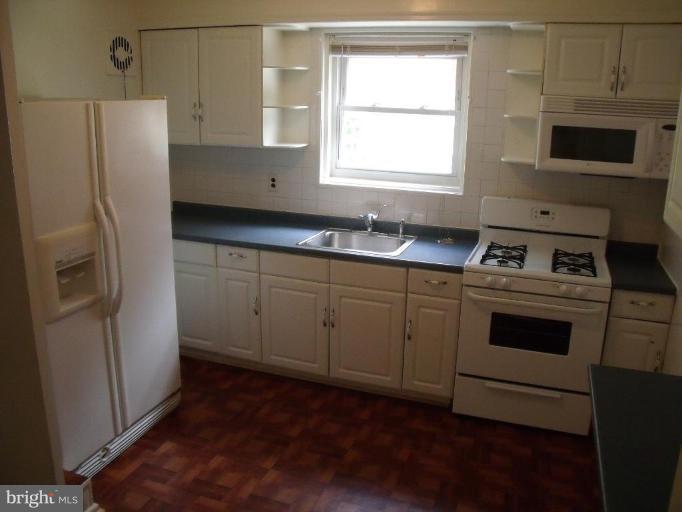 9705 Cottrell Terrace Silver Spring, MD 20903 - Photo 15 of 30 Kitchen