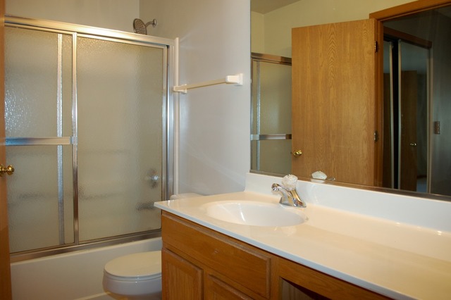 792 County Line Road, Unit 792 Aurora, IL 60502 - Photo 8 of 12