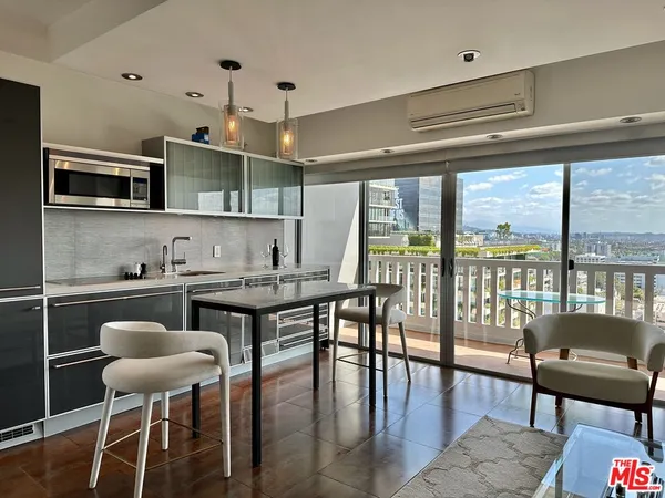 $4,850 | 999 North Doheny Drive, Unit 1207, West Hollywood, CA 90069