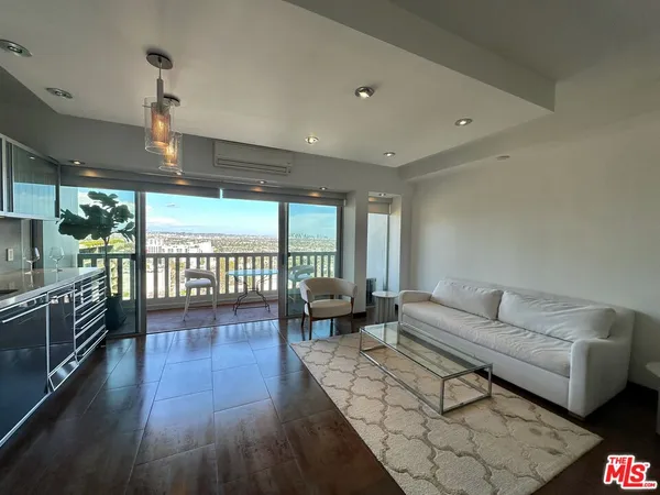 $4,850 | 999 North Doheny Drive, Unit 1207, West Hollywood, CA 90069