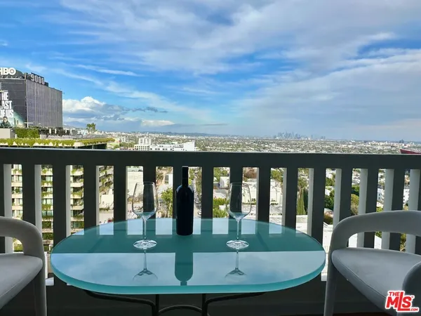 $4,850 | 999 North Doheny Drive, Unit 1207, West Hollywood, CA 90069