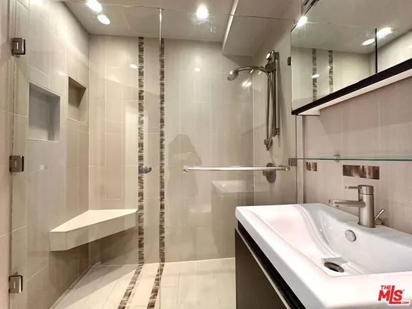 $4,850 | 999 North Doheny Drive, Unit 1207, West Hollywood, CA 90069