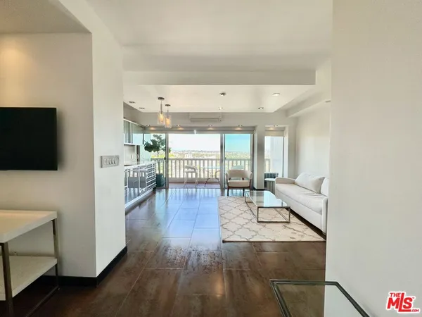 $4,850 | 999 North Doheny Drive, Unit 1207, West Hollywood, CA 90069