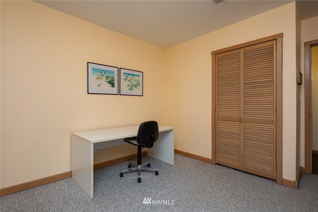 6481 Noon Road Everson, WA 98247 - Photo 18 of 25 a view of a workspace with furniture