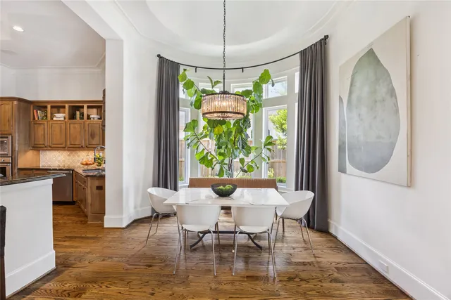 $2,025,000 | 5310 Woodway Drive, Houston, TX 77056