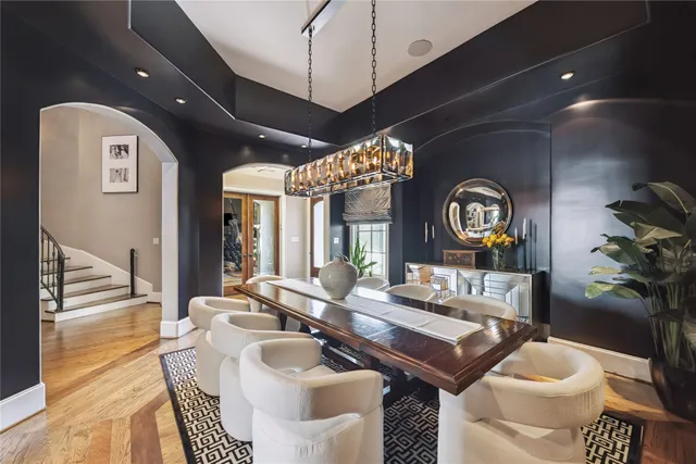 $2,025,000 | 5310 Woodway Drive, Houston, TX 77056