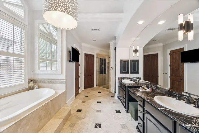 $2,025,000 | 5310 Woodway Drive, Houston, TX 77056