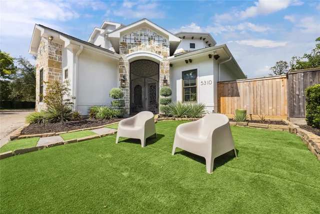 $2,025,000 | 5310 Woodway Drive, Houston, TX 77056