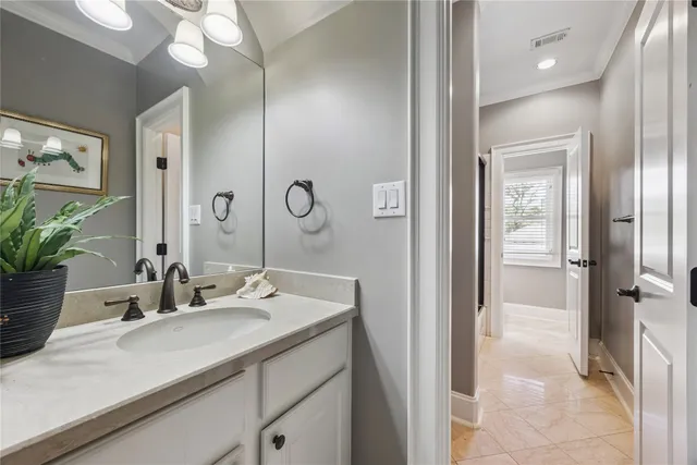 $2,025,000 | 5310 Woodway Drive, Houston, TX 77056