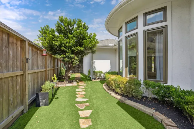 $2,025,000 | 5310 Woodway Drive, Houston, TX 77056