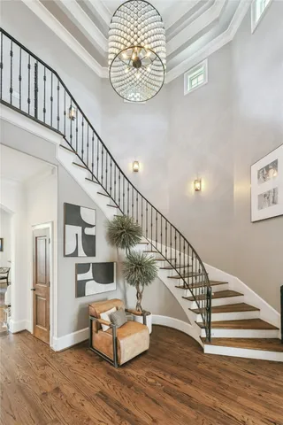 $2,025,000 | 5310 Woodway Drive, Houston, TX 77056