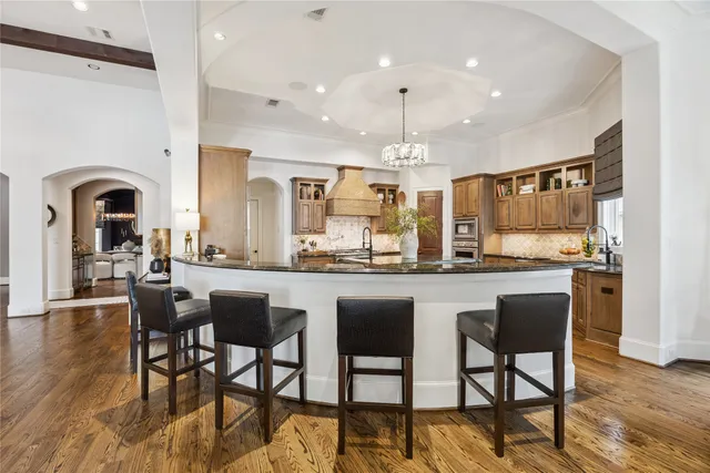 $2,025,000 | 5310 Woodway Drive, Houston, TX 77056