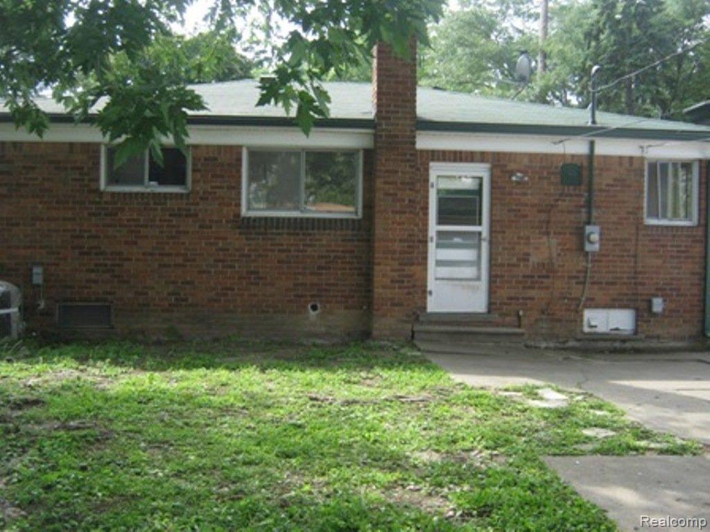 268 Henry Ruff Road Garden City, MI 48135 - Photo 2 of 8 hamilton 8-17-11 342