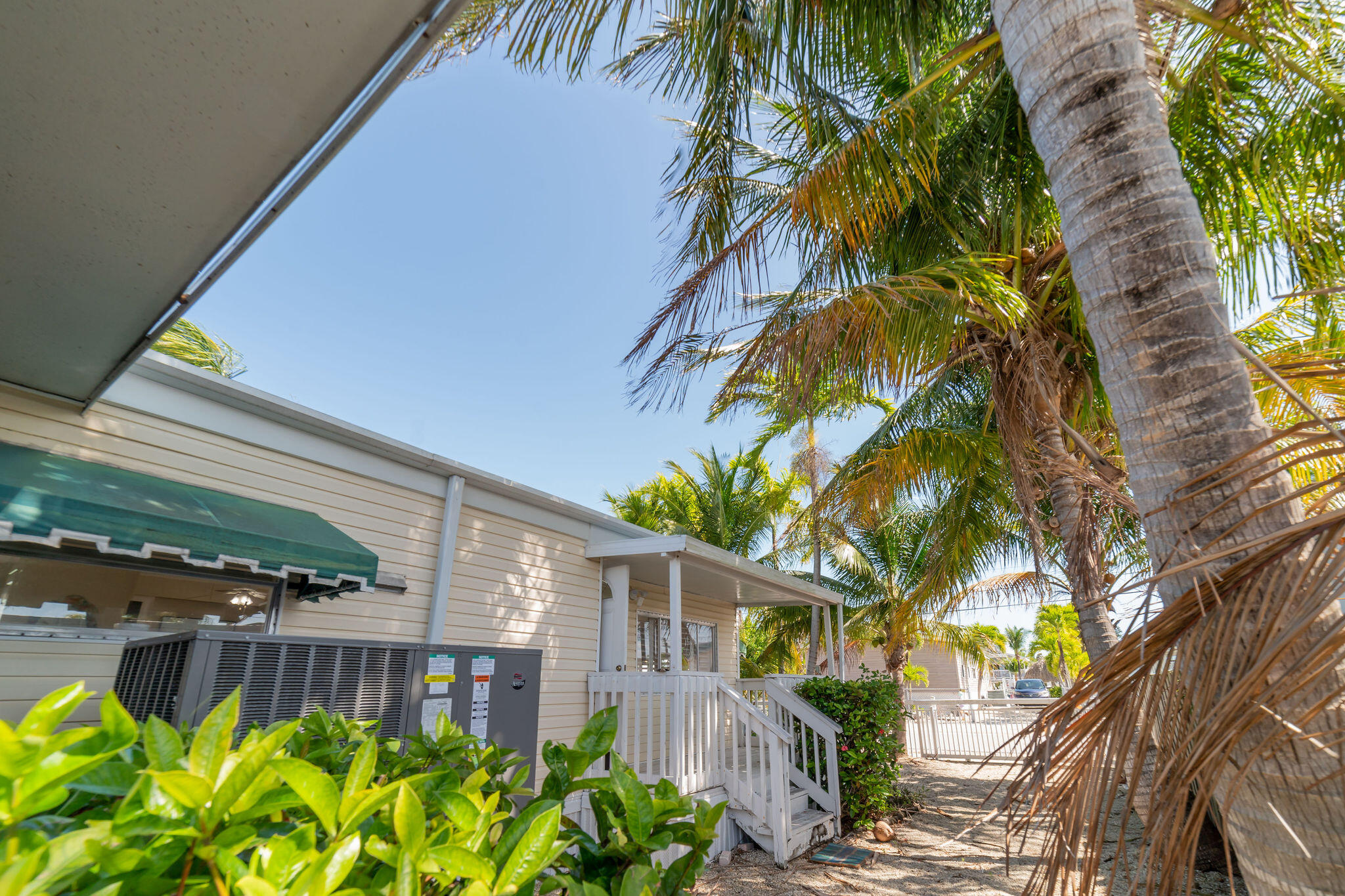 142 Long Key Road Key Largo, FL 33037 - Photo 10 of 73 Front Porch