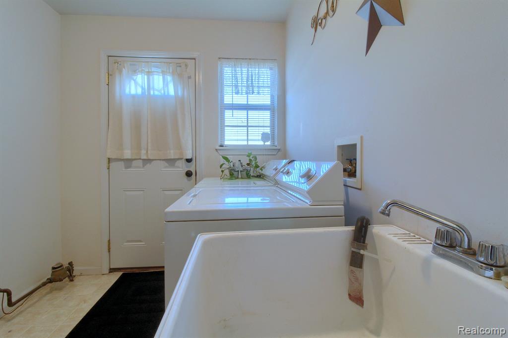 26151 Frankfort Road New Boston, MI 48164 - Photo 19 of 25