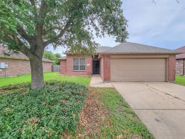 $1,650 | 16006 Hiram Clarke, Houston, TX 77053