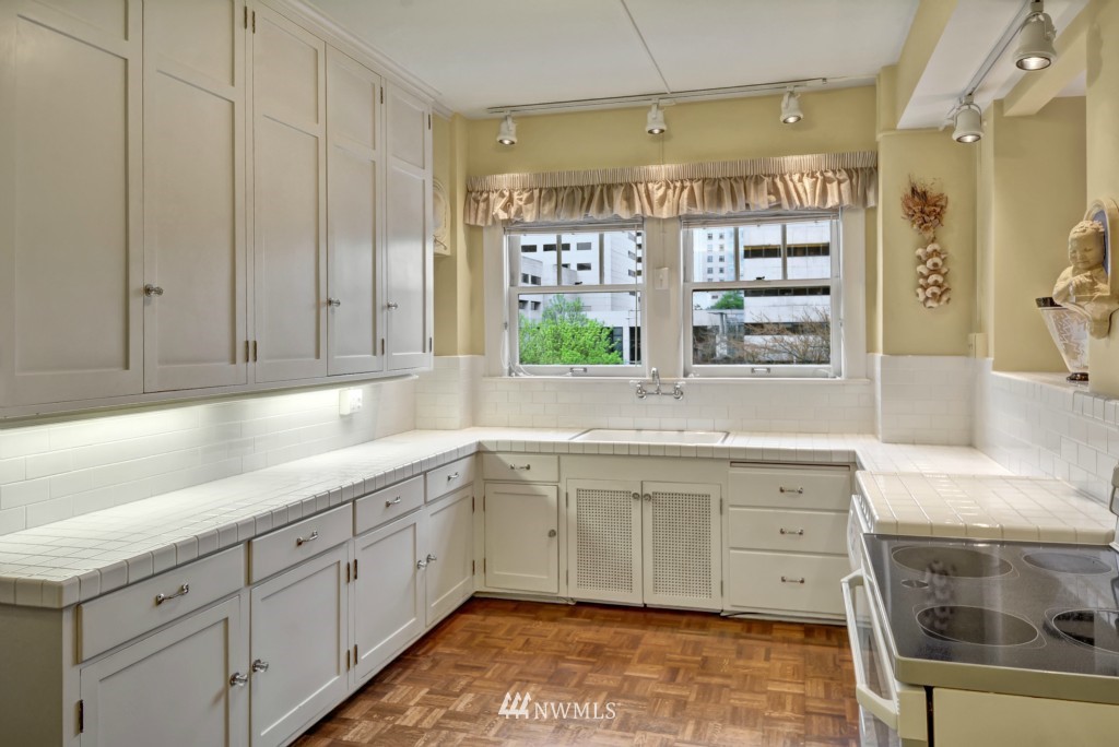 1223 Spring Street, Unit 400 Seattle, WA 98104 - Photo 7 of 13