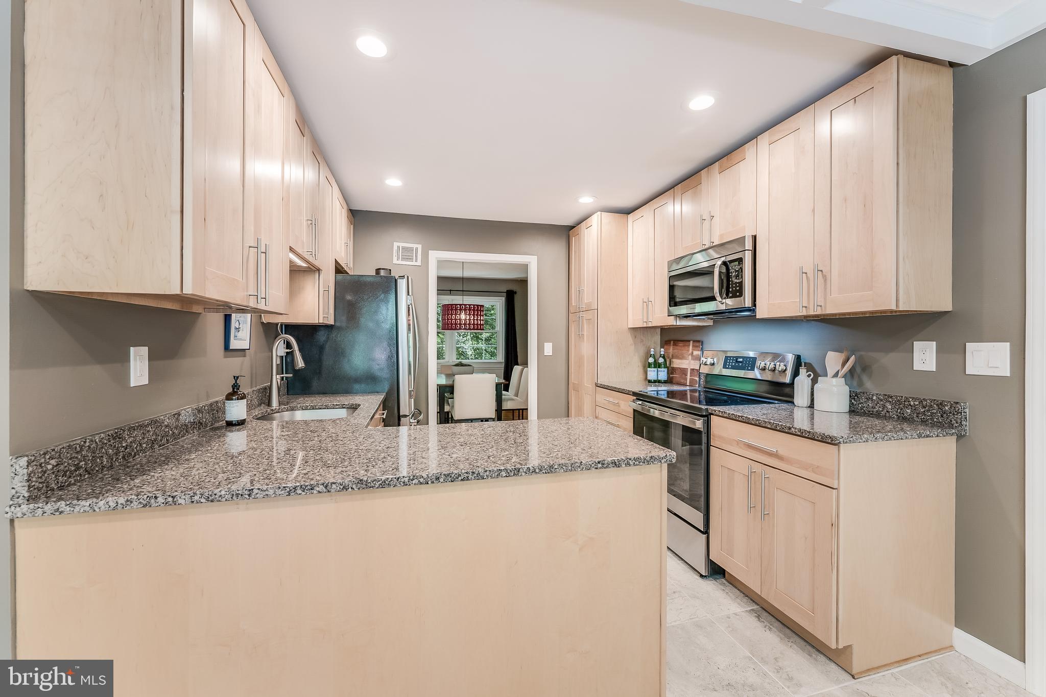 2515 Fowlers Lane Reston, VA 20191 - Photo 7 of 66