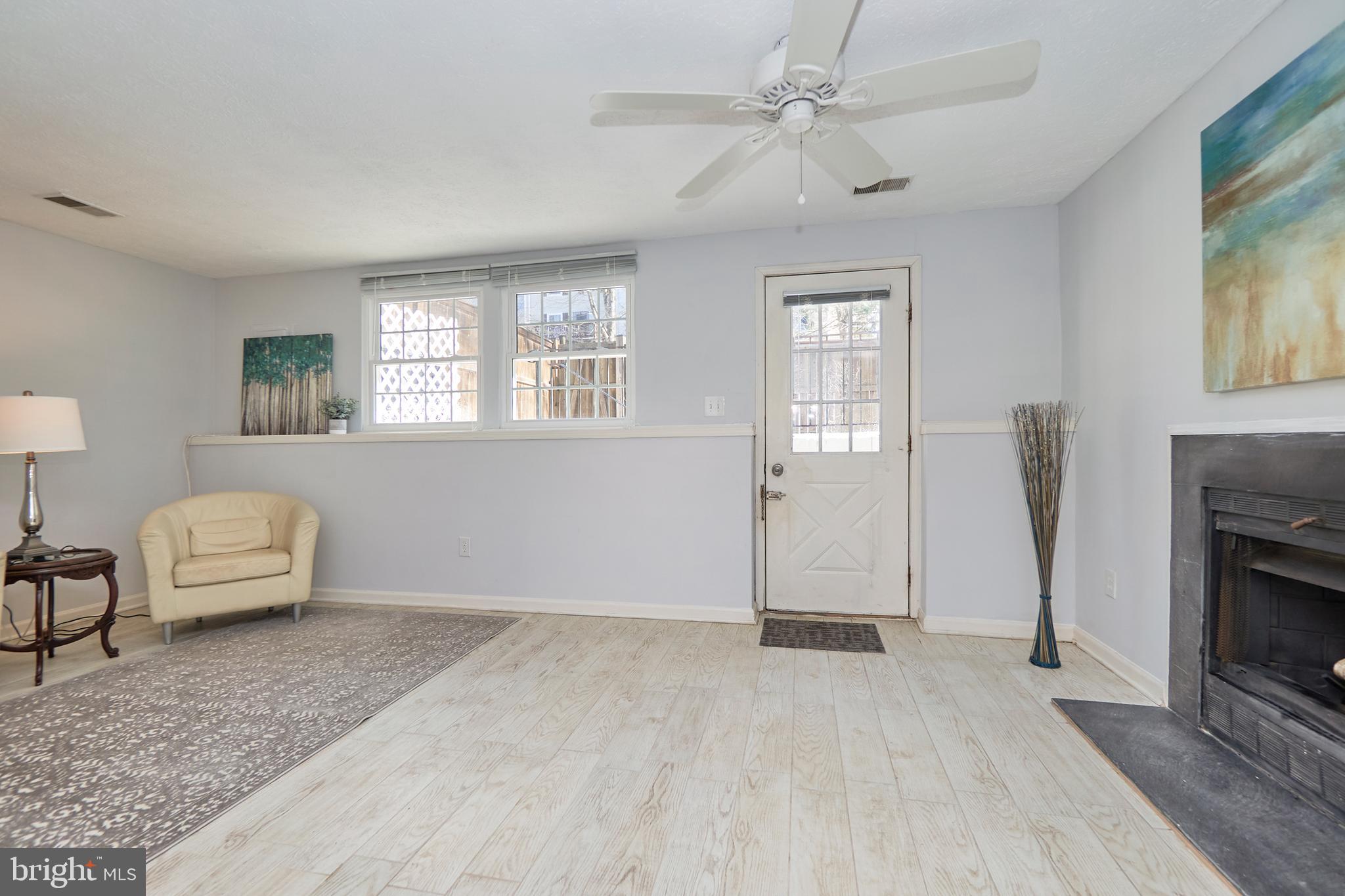 1676 Bayfield Way Reston, VA 20194 - Photo 24 of 30 Family Room