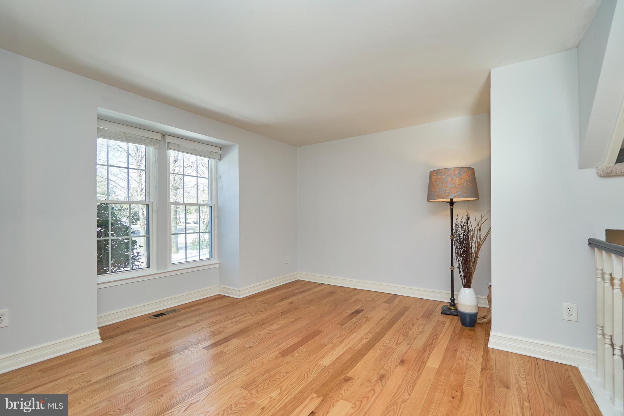1676 Bayfield Way Reston, VA 20194 - Photo 7 of 30 Sun-filled living room