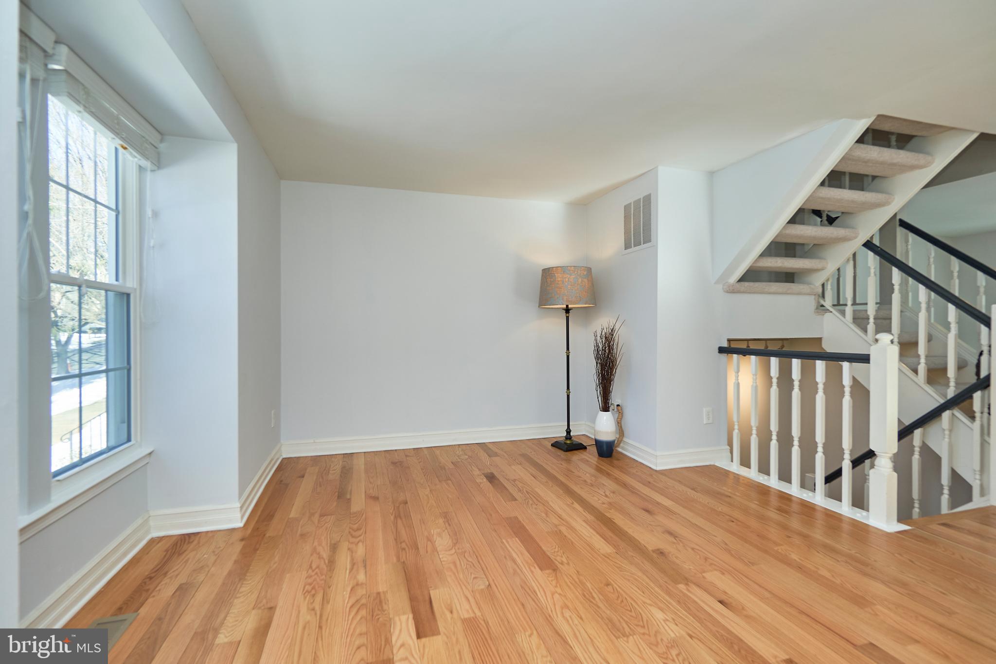 1676 Bayfield Way Reston, VA 20194 - Photo 8 of 30 Sun-filled living room