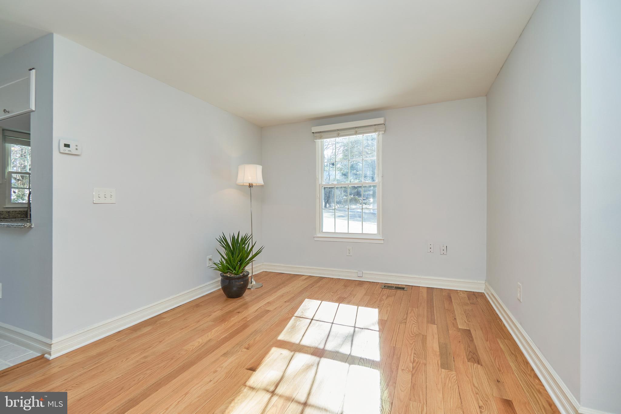 1676 Bayfield Way Reston, VA 20194 - Photo 9 of 30 Bright and sunny dining area
